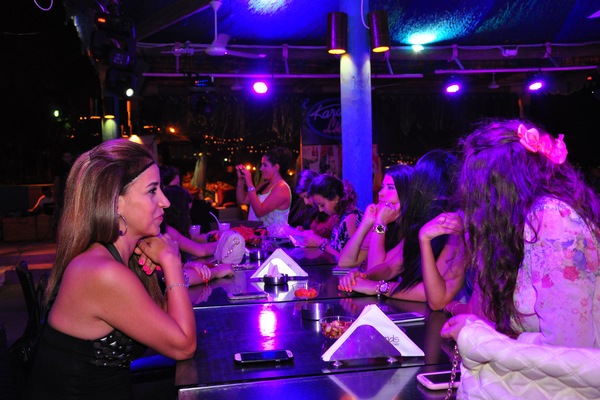 Karaoke Battles at Edde Sands